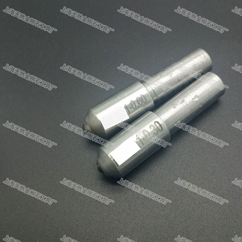 下面帶大家了解下上海天然金剛石工具廠老客戶購買同行產(chǎn)品到我廠翻修的例子：      該客戶一直是我廠的忠實(shí)客戶，由于其他原因在網(wǎng)上購買了同行的產(chǎn)品，下面是使用過后的金剛石筆圖片：